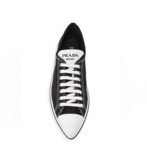 Prada pointed sneakers black